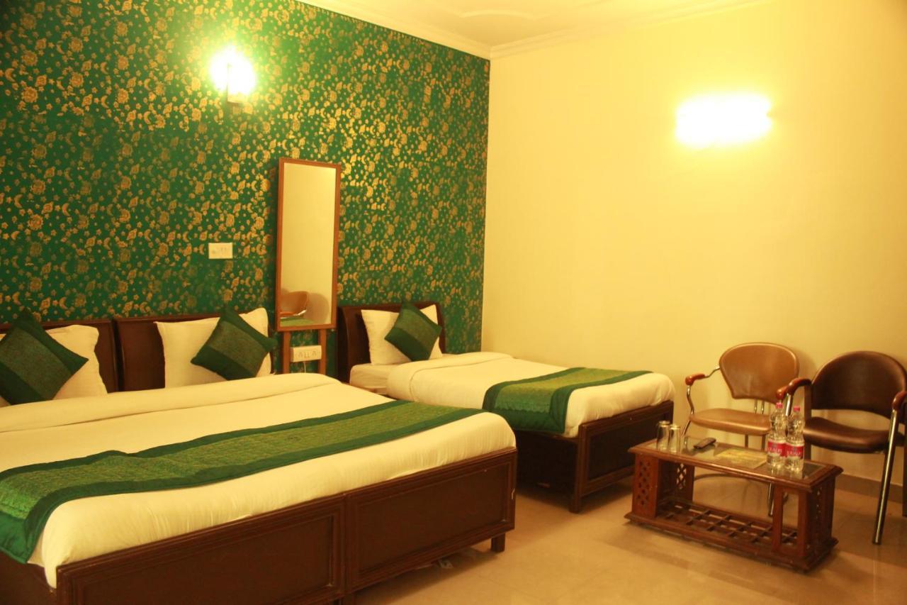 Hotel Smart Plaza Nowe Delhi Zewnętrze zdjęcie