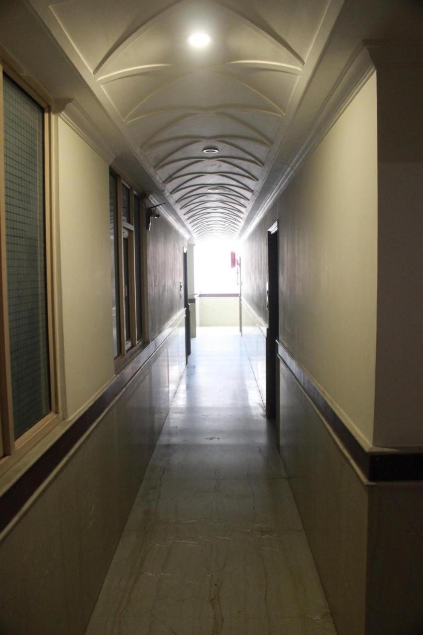 Hotel Smart Plaza Nowe Delhi Zewnętrze zdjęcie