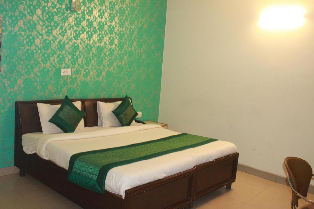 Hotel Smart Plaza Nowe Delhi Zewnętrze zdjęcie